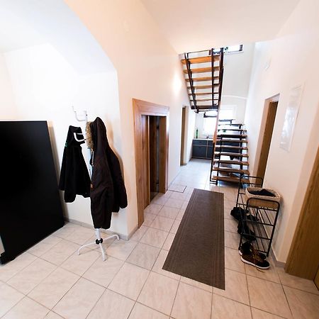 Hostel Hisa Na Travniku Dob 외부 사진