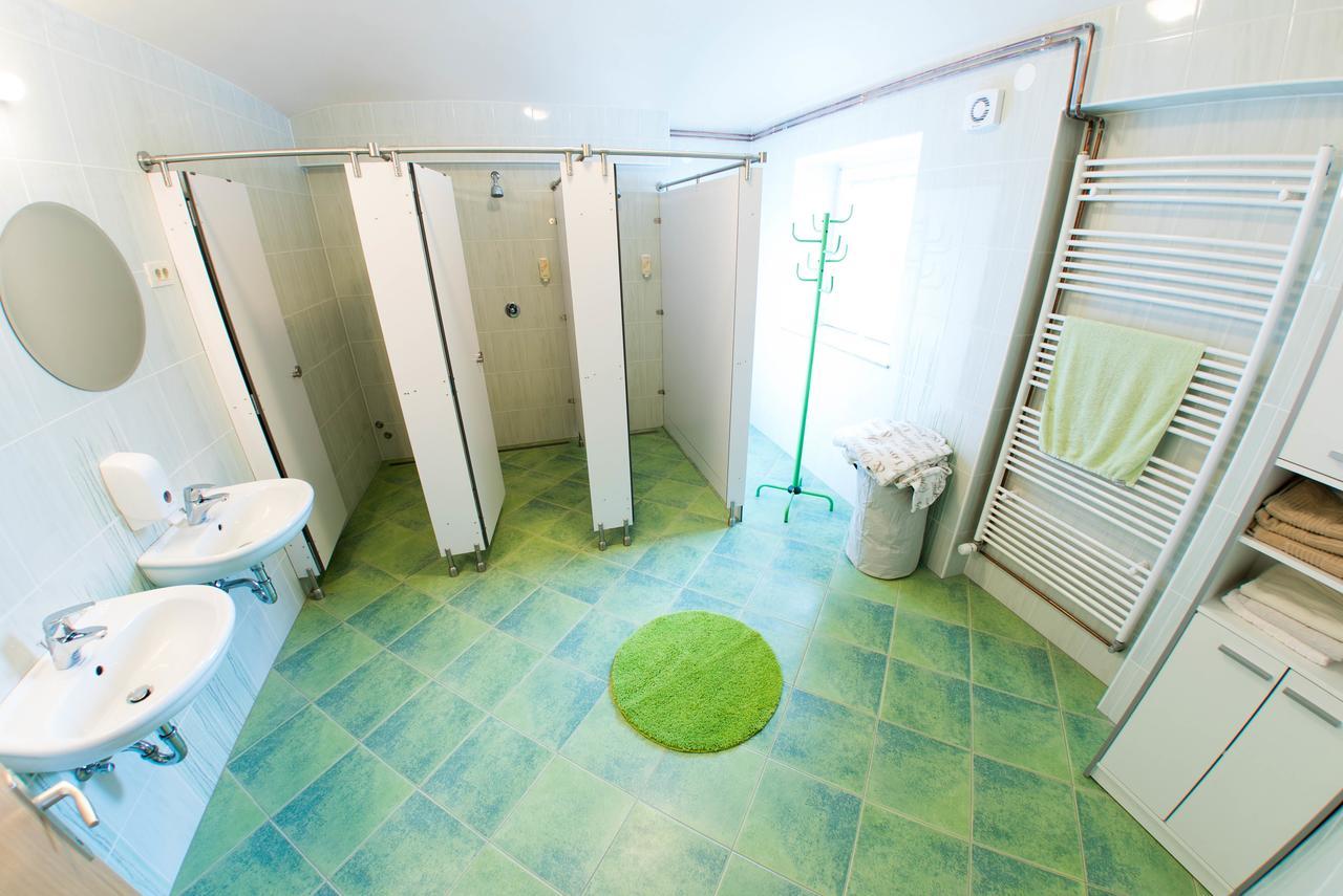 Hostel Hisa Na Travniku Dob 외부 사진