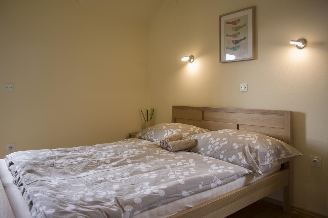 Hostel Hisa Na Travniku Dob 외부 사진